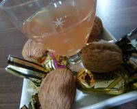 L'hypocras est un vin épicé et parfumé au miel. On peut le servir en apéritif ou en digestif. La recette est tirée de mon blog.