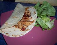 Tortillas, poulet, poivron : facile et pas cher et délicieux. A accompagner d'une belle salade