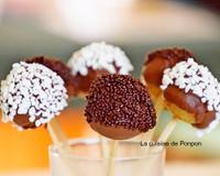 Vous avez déjà vu ces belles boules comme des sucettes mais faites de cake ? 