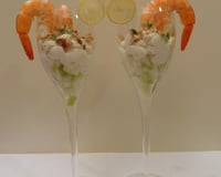 Verrines pommes-crevettes acidulées et chèvre frais