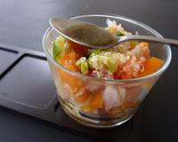 Une salade toute fraîche et originale avec une vinaigrette bien relevée.