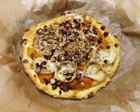 Tarte rustique au potiron, fromage de chèvre et noisettes