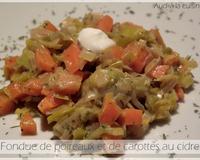 Le cidre parfume délicieusement cette petite fondue de légumes qui accompagne parfaitement un poisson.