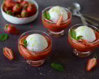 Île flottante aux Fraises du Périgord IGP et à la menthe