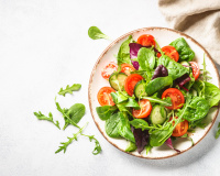 « Il y a souvent un piège là-dedans » : l'erreur que l'on fait tous en pleine canicule avec les salades de crudités selon une diététicienne