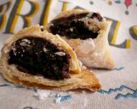 Une petite recette italienne au goût étonnant grâce aux pois chiches employés pour remplacer la farine dans la farce.