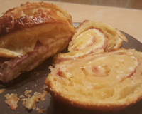 Petits feuilletés au jambon de Parme et Emmental