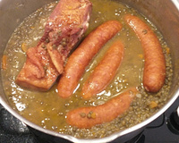 Saucisses aux herbes aux lentilles