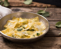 Quel est le meilleur fromage à mettre sur vos raviolis ? Une diététicienne nous répond !