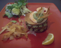 Mille-feuilles de crevettes et purée d'avocat