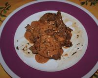 Côtelettes de chevreuil préparées à la minute , enrobées d'une sauce onctueuse et relevée ...qui réveille les papilles !