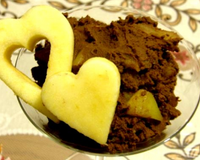 Il s'agit d'une ganache fouettée avec des pommes flambées