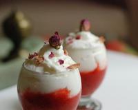 C'est en voulant réaliser une recette d'un petit livre pour le moins originale "les Dim délices" que je suis parvenue à ce dessert. La recette d'origine était un simple…