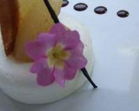 Dessert crémeux à la mascarpone agrémenté de poires pochées vanillées !