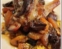 Ce tajine est un plat de saison qui ravira les amateurs de sucré-salé. C'est vraiment divin, parfumé à souhait, je le place dans mon hit parade des meilleures recettes…