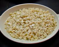 Les crozets sont des petites pâtes carrées savoyardes. Elles se prêtent bien volontiers aux préparations gratinées les plus variées.