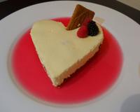 Un dessert pour séduire les papilles fondant et croquant avec la douceur de la framboise un vrai délice ce caprice.