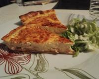 Voici une quiche crémeuse composée d'allumettes de dinde et parfumée au thym. 