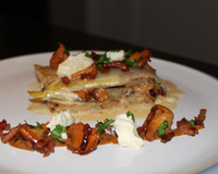 Mille-feuilles d'endive au Saint-Marcellin sur toast