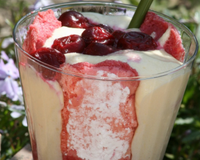 Verrines de griottes aux épices & biscuits roses façon tiramisu