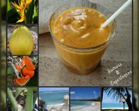 Le plaisir des fruits des îles grâce à ce smoothie onctueux et rafraîchissant.