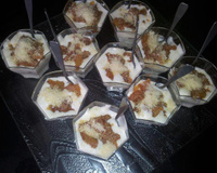 Verrine mousse mascarpone et pomme caramélisée saupoudrée de poudre d'amande