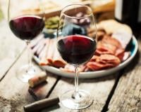 Beaujolais nouveau : avec quels plats et fromages s’accorde-t-il le mieux  ?