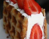 Il s'agit d'un mille-feuille dont l'originalité tient dans le dressage et la cuisson de la pâte feuilletée! Pas de grosse difficulté pour l'exécution si ce n'est la pâte…