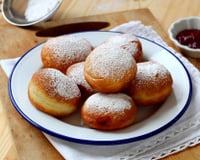 Beignets fourrés à la confiture