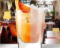 Poire pochée, potimarron et crème glacée à la pistache