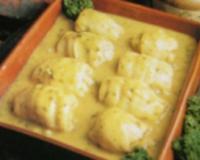 Voici une délicieuse recette de cabillaud à la mode normande, avec une sauce au cidre, un vrai délice qui relève le goût du poisson.