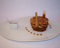 Je vous présente ma tartelette aux pommes revisitée et relookée avec une association de saveurs épicée et automnale zutour de la noix du Périgord.