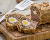 Pain de viande en croûte aux œufs