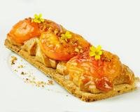 L'alliance du croustillant et de la douceur dans la pâte sucrée se marie bien à l'acidité légère des abricots cuits.