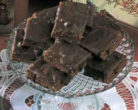 A base de peu d'ingredients, on obtient un délicieux gâteau au chocolat...
