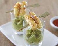 Verrine de guacamole et quenelle poêlée à l'aigre doux