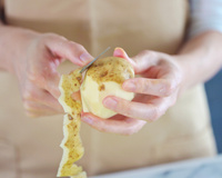 Voilà pourquoi vous allez garder vos épluchures de pommes de terre !