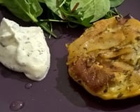 Tatins sucrées-salées poires et fourme d'Ambert et leur crème fouettée au thym