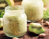 Démarrer la journée avec ce délicieux smoothie! Je ne me lasse passe de ces boissons revigorantes du matin (ou à toute heure!). Elles sont faciles à faire, en un rien…