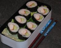 Voici des petits makis au concombre et surimi. Ils sont très légers, ça se mange très bien quand il fait chaud !
