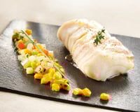 Dos de cabillaud à la vapeur et ratatouille de maïs