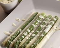 Une entrée aux asperges très gourmandes.