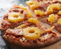 La pizza à l’ananas, bonne ou mauvaise idée ? Le meilleur pizzaiolo du monde a tranché !