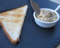 Tartinade apéritive à base de Coraya mixé avec une sauce citron-aneth.Une recette proposée par Birouchka.