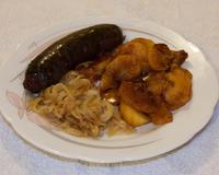 Eplucher les pommes, les citronnées, passer dans le beurre, les caramélisées et flamber au calavados, ensuite poêler le boudin.