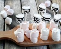 Comment réaliser de petits soldats sortis tout droit de Star Wars grâce à quelques chamallows et un feutre alimentaire ! Les enfants vont adorer les…