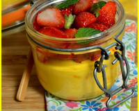 Yaourt safran, quelques fraises...