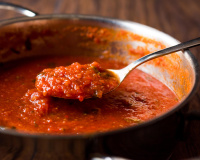 Pourquoi vous devriez arrêter de mettre du sucre dans votre sauce tomate (et ce qu'il faut faire à la place)