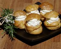 Des choux garnis d'une chantilly légère au saumon fumé... idéal pour les brunchs.