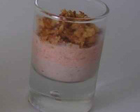 Verrine croustillante au jambon et à la mousse de tomates